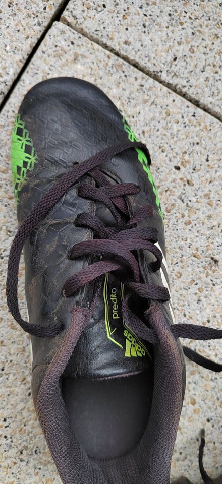 Adidas Fußballschuhe schwarz-grün predito Gr. 38 2/3 in Muhr am See