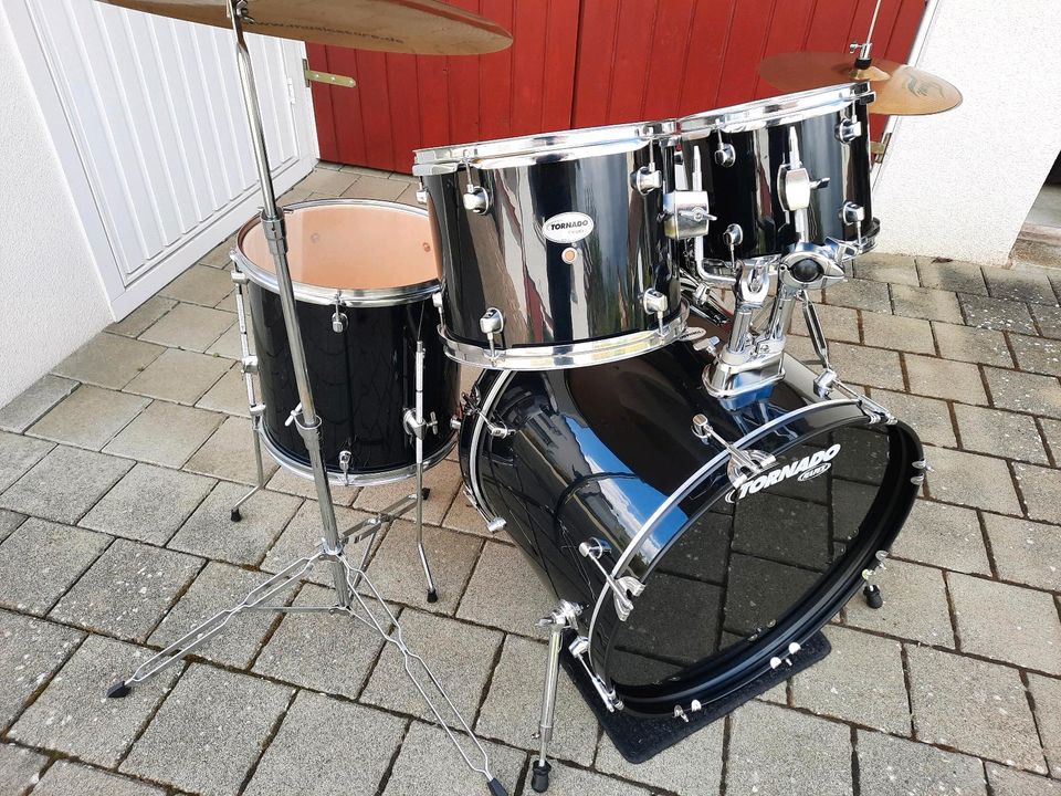 Schlagzeug Mapex 22" schwarz Becken von Fame Drum Set Drumset in Haigerloch