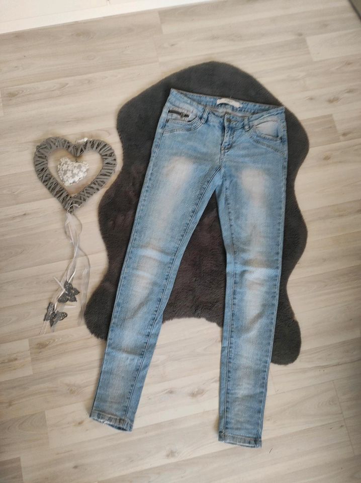 ⭐Vero Moda Jeans, Skinny ⭐W27 L32, schmal, eng, Stretch⭐Hüftjeans in Bad Bevensen