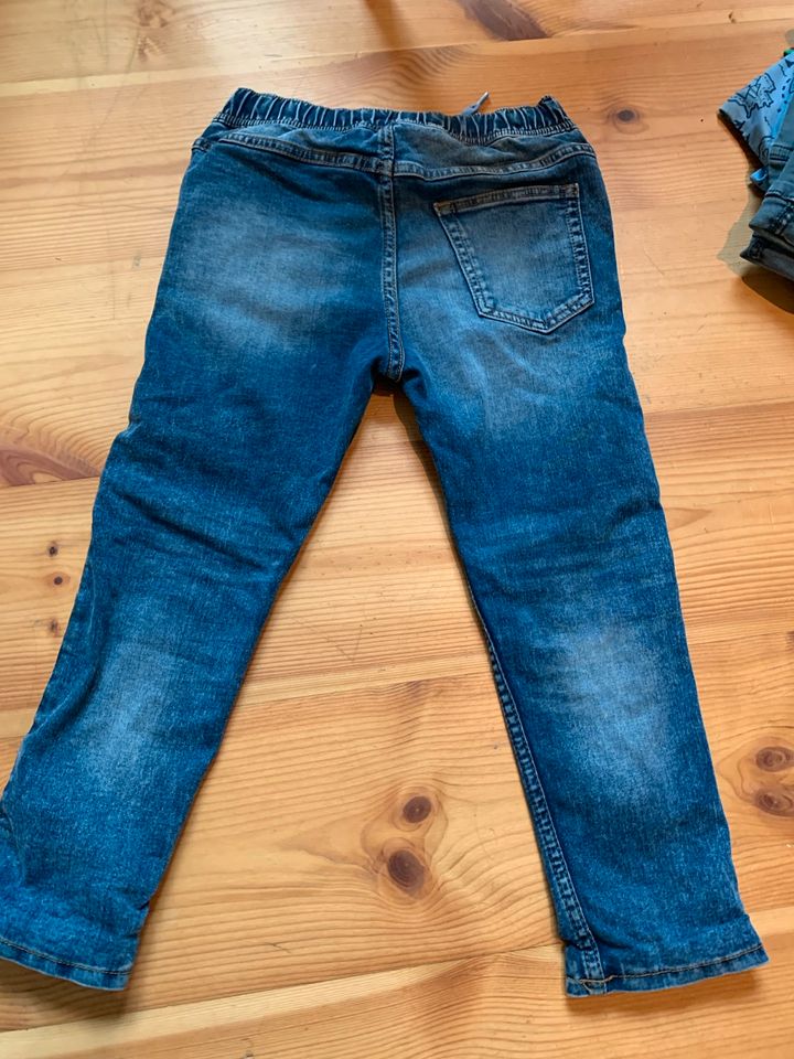 H&M Jeans gefüttert / Größe 122 / wie neu in Berlin