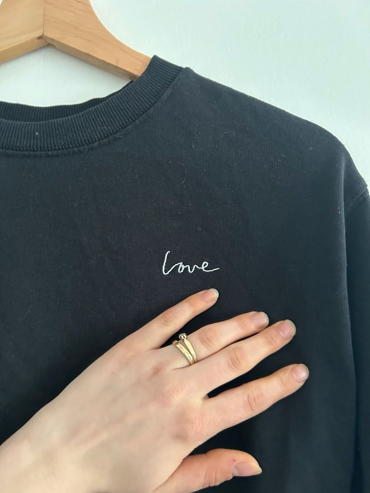 Basic Pullover mit Print Love H&M Schwarz Hoodie Langarm S in Berlin