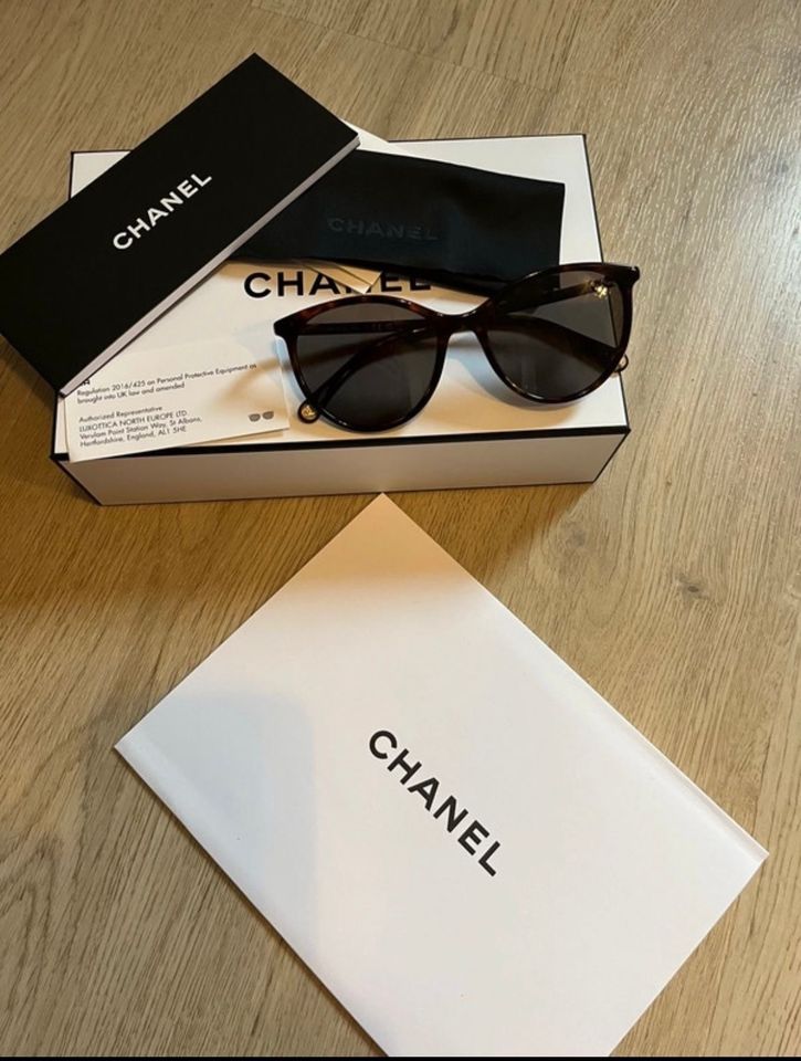 Chanel - Sonnenbrille in Hamburg