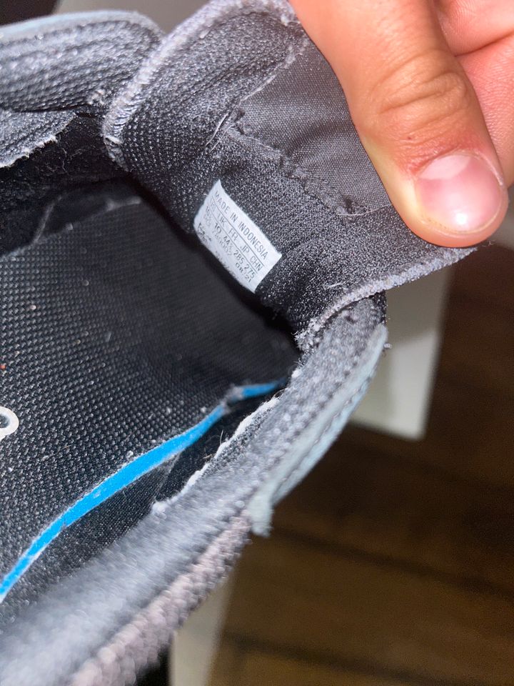 Sneaker Adidas in Pliening