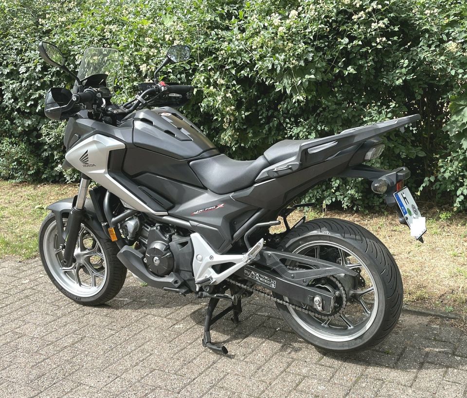 Honda NC 750X RC90 DCT BJ 2016 Euro 4 in Hannover