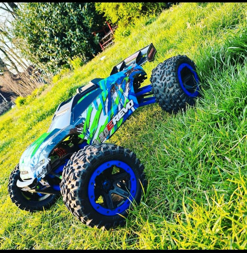 Traxxas erevo 2.0 6s 1:8 in Dinklage