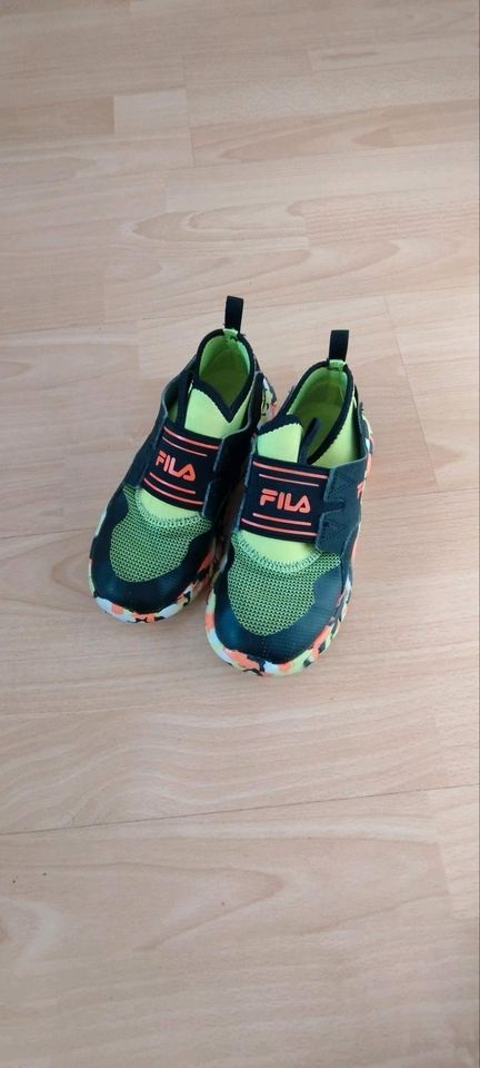 Junge Sneaker Sportschuhe Gr.30 Nike,FILA,Kappa Elefanten Haussch in Weiden (Oberpfalz)