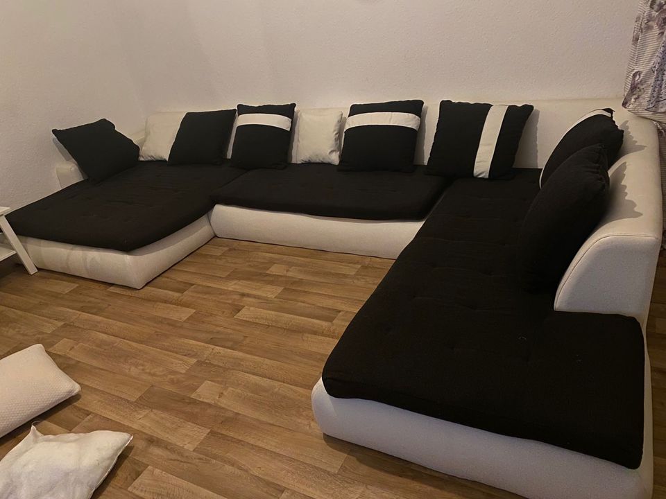 Gebrauchte Couch XXL in Berlin