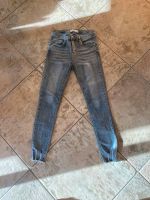 graue Jeans, Größe 38, ungetragen, neu Nordrhein-Westfalen - Oberhausen Vorschau