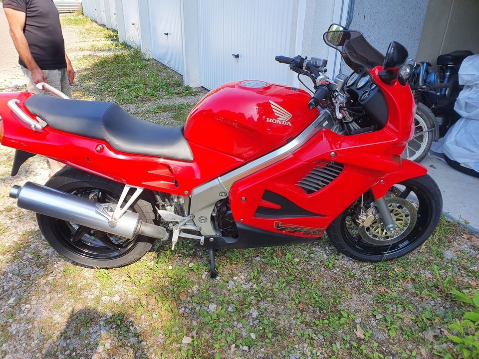 Honda Motorrad  VFR 750 in Birkenau