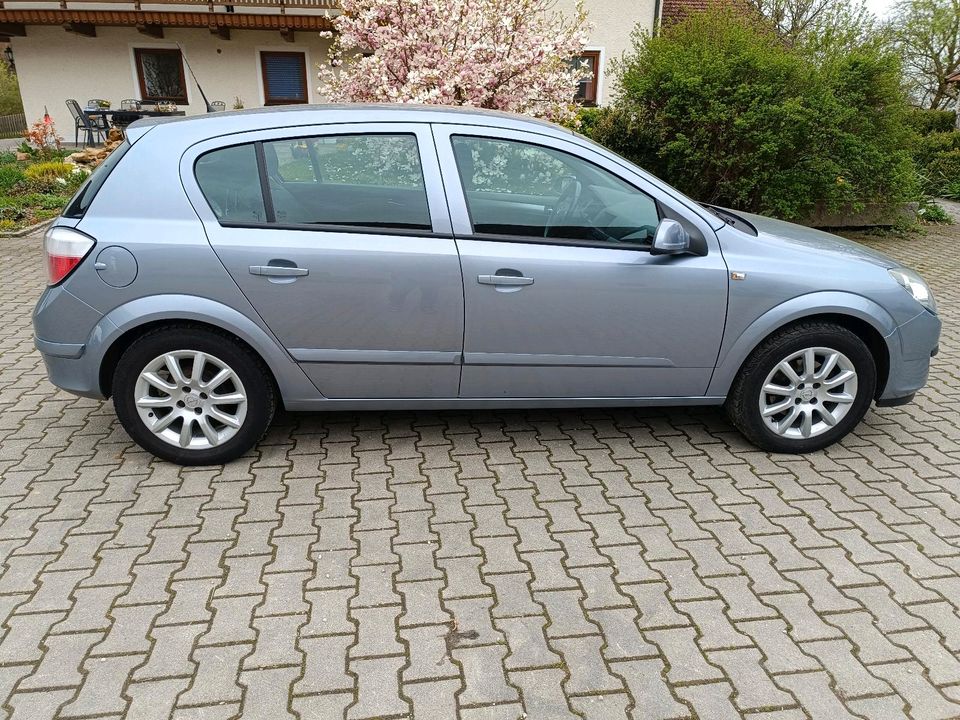 Opel Astra H 1,6l 105Ps in Pocking