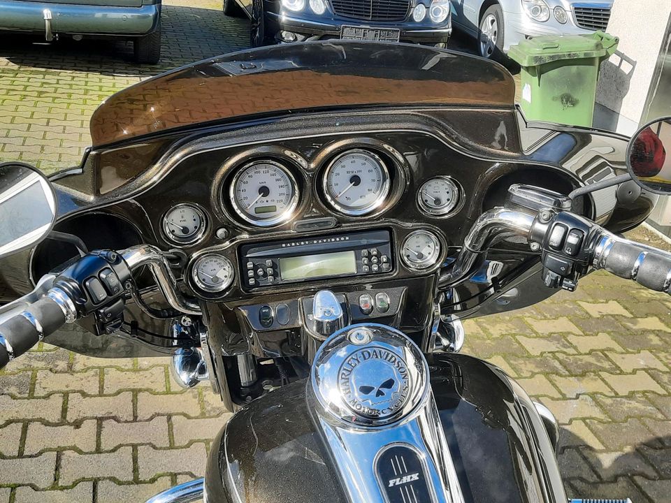 Harley Davidson Street Glide Tüv neu guter Zustand in Mülheim (Ruhr)