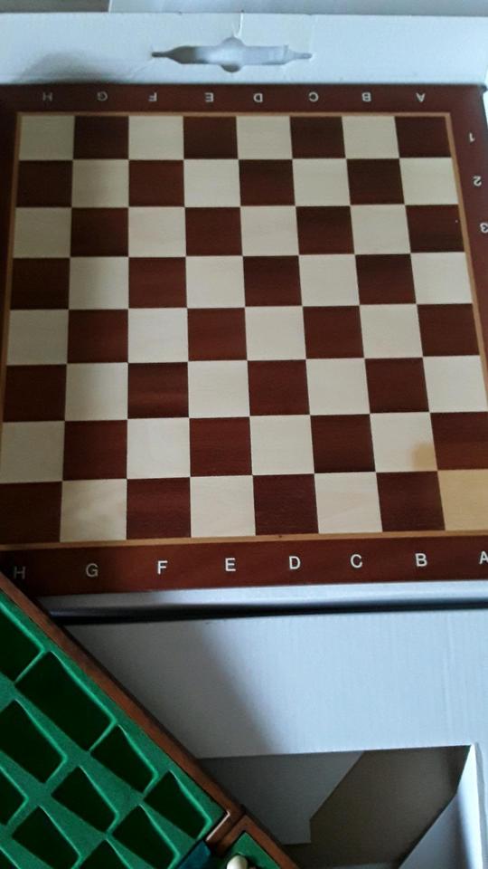 Philos Schachspiel, Handarbeit, Echtholz, unbespielt,siehe Bilder in Oberasbach