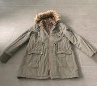 Winterjacke Größe M mit Kapuze und Fell Baden-Württemberg - Pforzheim Vorschau