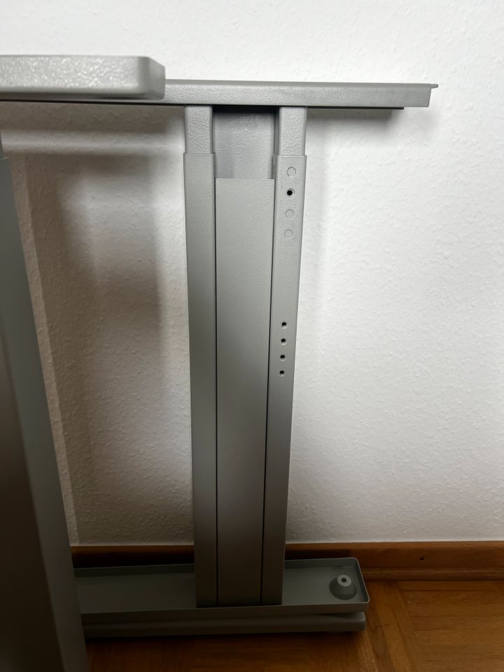 Tischbeine - Grau, robust, einstellbar in der Höhe in Hannover