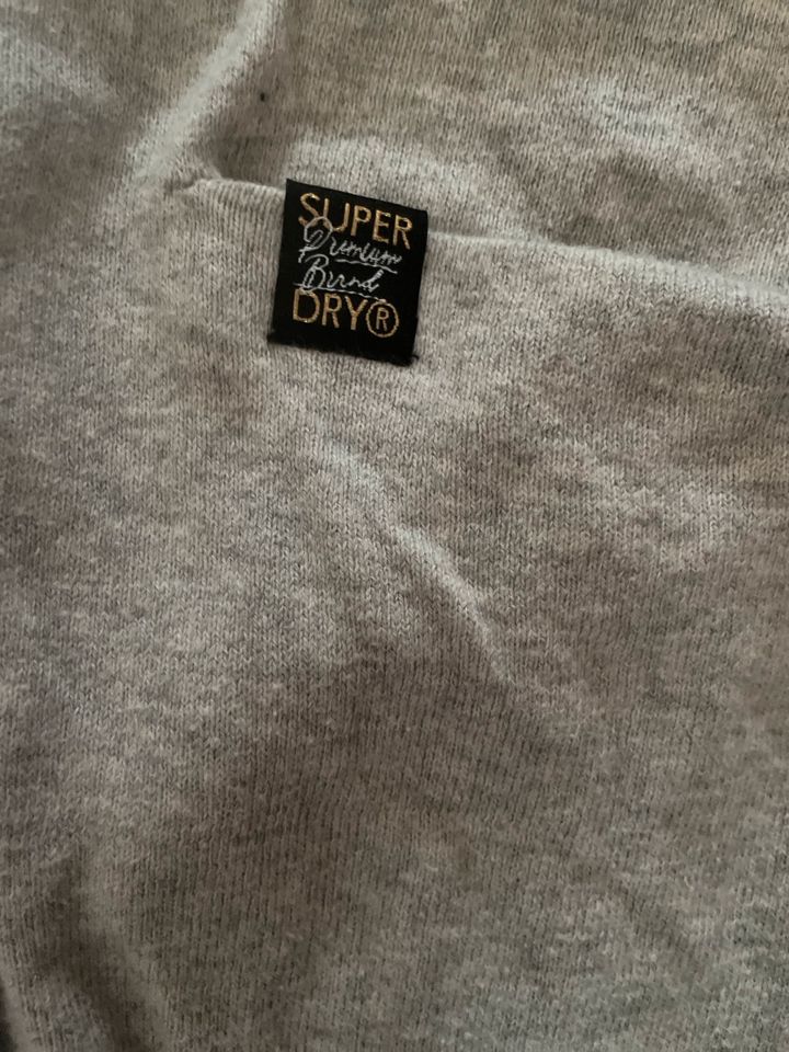 Superdry Strickjacke Größe 40 in Taunusstein