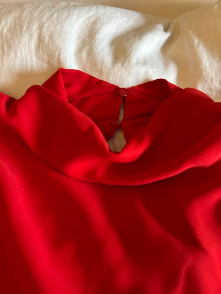 Zara Bluse Schalkragen rot XS in München