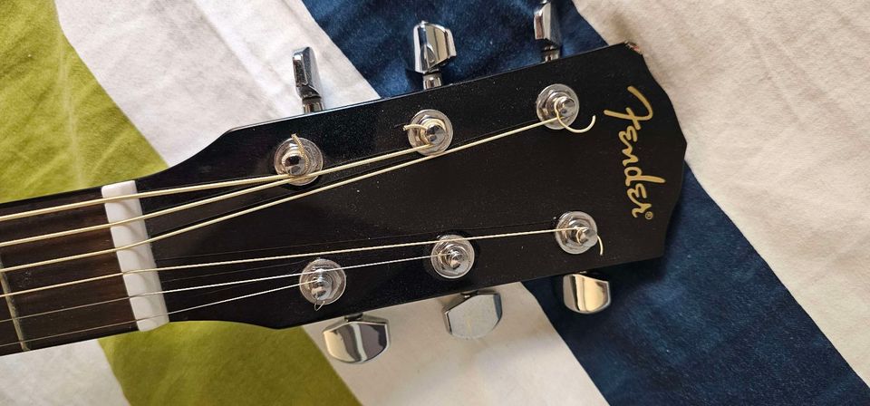 Fender CD-60 Dreadnought Gitarre defektes Batterie-Fach in Bochum