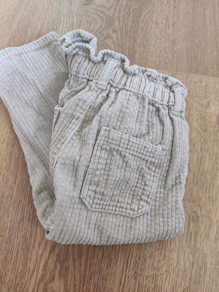 Zara Hose Cordhose Größe 74/80 top in Stuttgart