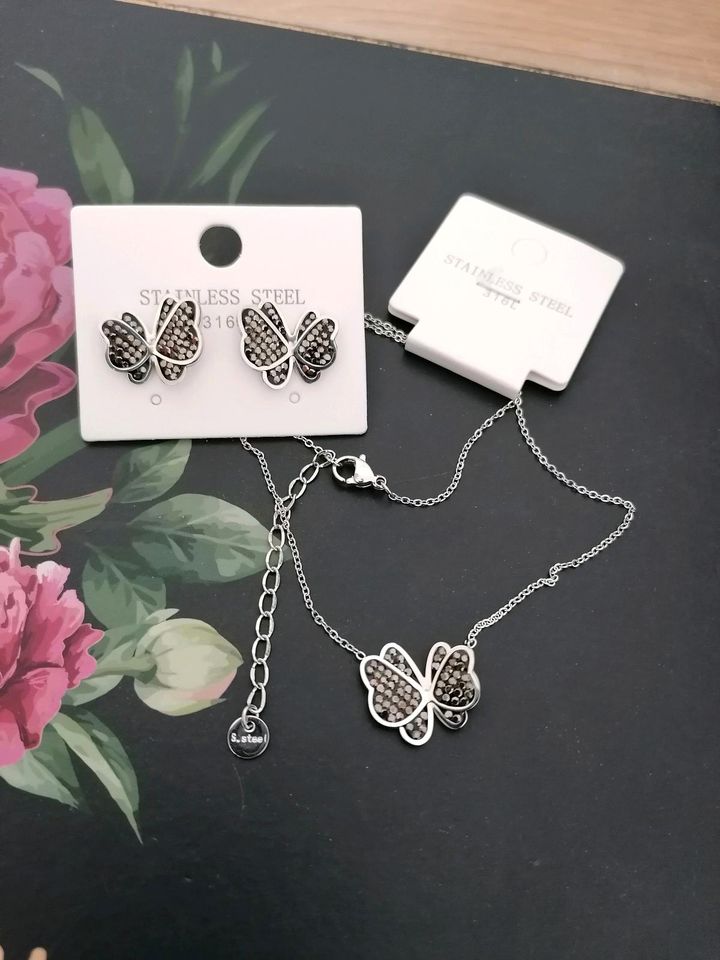 Elegantes Schmuck Set aus Edelstahl und Strasssteinen in Nettetal