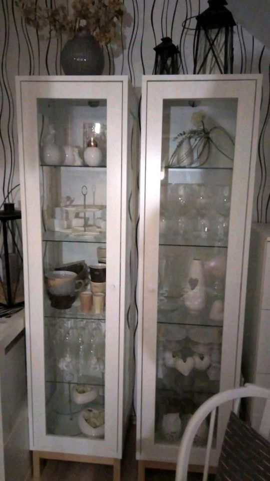 Ikea Vänga Vitrinenschrank weiß wie neu 45x45x185cm Glaseinleger in Mayen