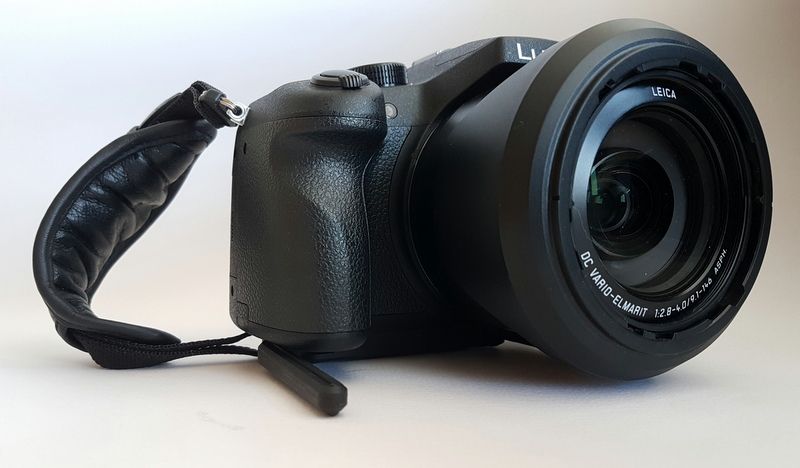 LUMIX FZ1000 (Panasonic) – Superzoom – fast neuwertiger Zustand in Sereetz