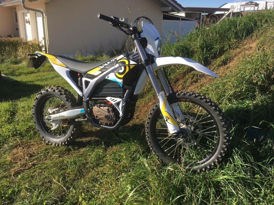 SUR-RON StormBee L3e, Modell 2023 mit 104V/55Ah Enduro oder Road Storm Bee in Kumhausen