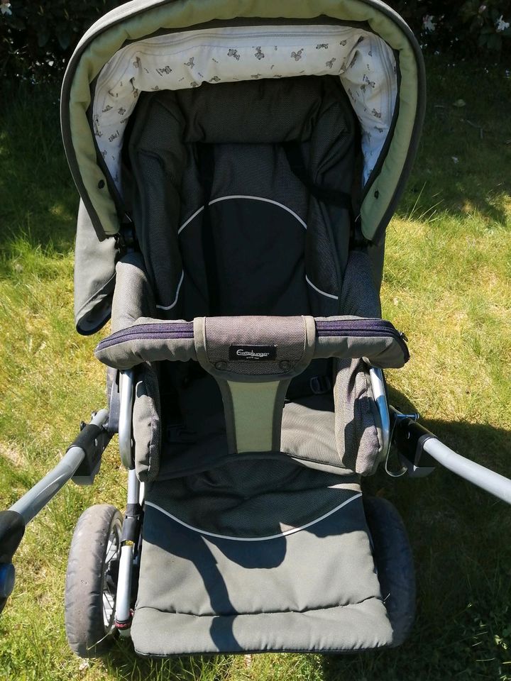 Emmaljunga Kinderwagen grün mit viel Zubehör in Burgdorf