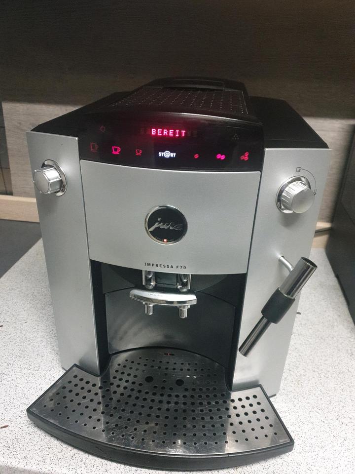 Jura Impressa F70 Kaffeemaschine Kaffeevollautomat Espresso in Heubach