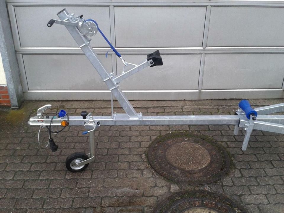 Trailer Marlin BT 500 kg COC Papiere NEU Bootsanhänger in Neuruppin