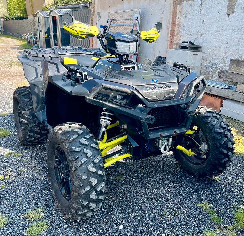 Polaris Sportsman XP 1000 S 55“ +Garage +Schneeschild +HeckBox in Braunsbedra