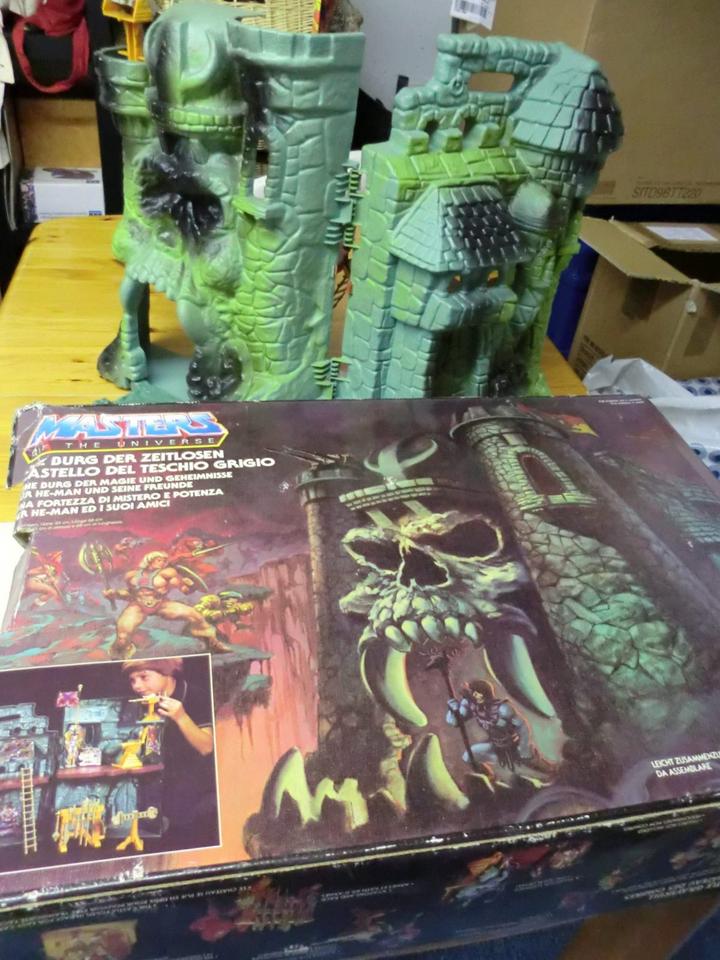 Suche MASTERS OF THE UNIVERSE HE-MAN Figuren, Fahrzeuge Burgen in Soest