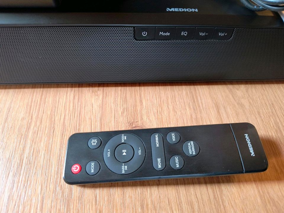 Medion Dolby Atmos Soundbar mit WiFi Subwoofer in Bartholomä