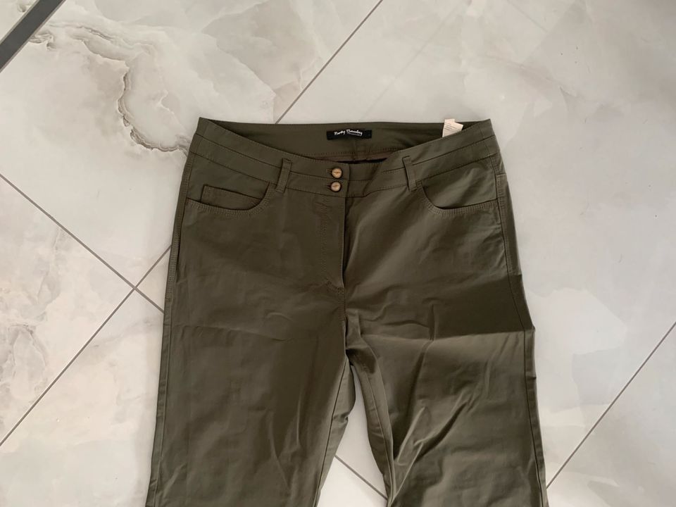 Damen Hose Gr 40 Betty Barclay olive grün khaki in Augsburg