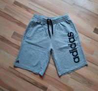 ADIDAS Sweatshorts Gr.164 grau Shorts Super Zustand Baden-Württemberg - Müllheim Vorschau