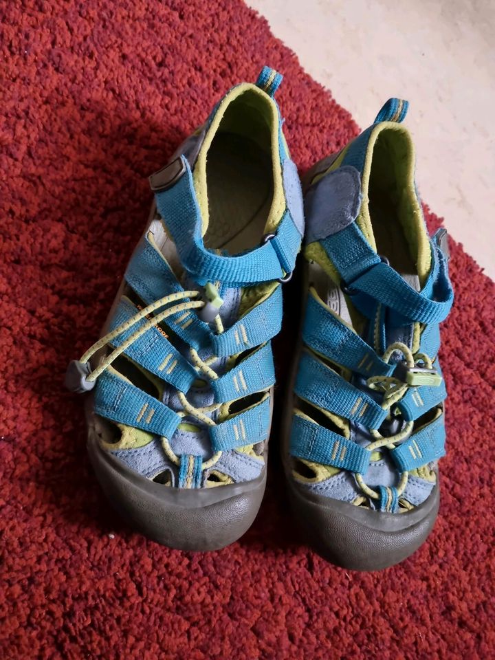 Keen Sandalen Gr. 35 in Karlsruhe