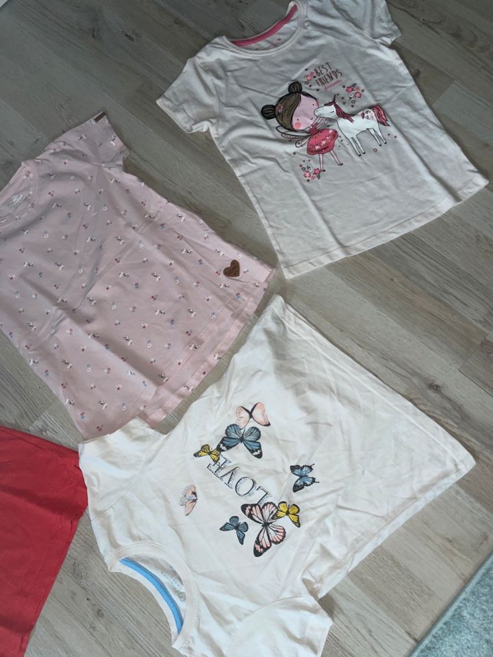 T-Shirts in Gr 122/128 topolino, Primark in Rostock