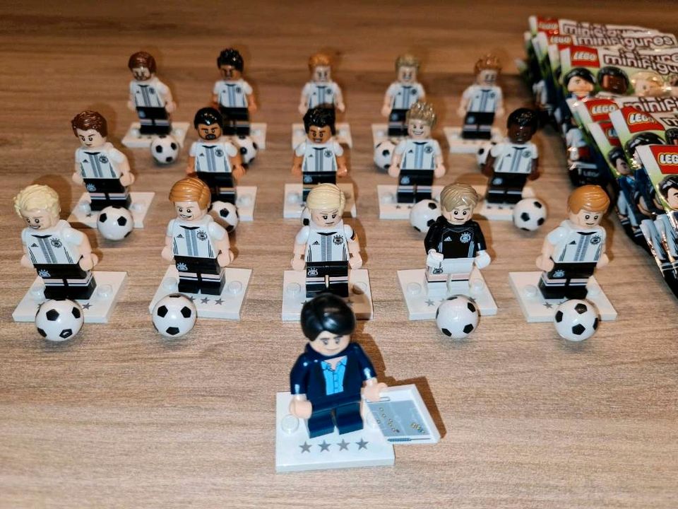 LEGO 71014 Minifiguren DFB Die Mannschaft NEU unbespielt komplett in  Niedersachsen - Edewecht | Lego & Duplo günstig kaufen, gebraucht oder neu  | eBay Kleinanzeigen ist jetzt Kleinanzeigen