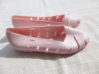 DDR Damen Badeschuhe Igelit rosa Gr. 39 VEB Vintage Sachsen - Grumbach Vorschau