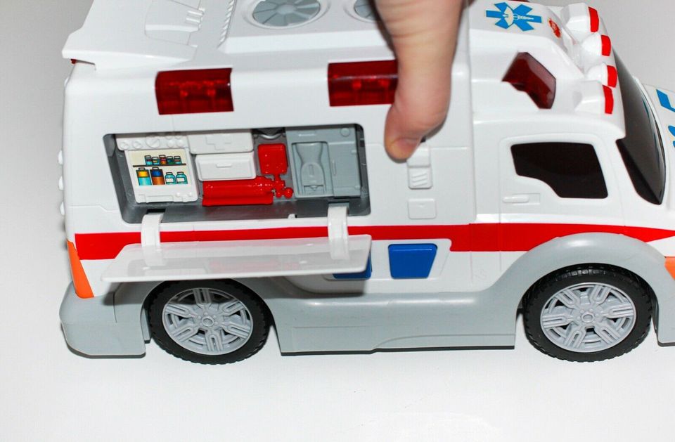 Dickie Toys 30 cm großer Krankenwagen mit Trage Licht Sound w.NEU in Freiburg im Breisgau