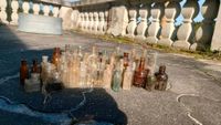 Alte Antike Glasflaschen, ungereinigte Bodenfunde, 2€/stck Sachsen - Kurort Oberwiesenthal Vorschau