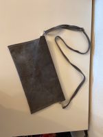 Clutch Grau wie Wildleder Silber-Schnallen Handtasche Rheinland-Pfalz - Laubenheim Nahe Vorschau