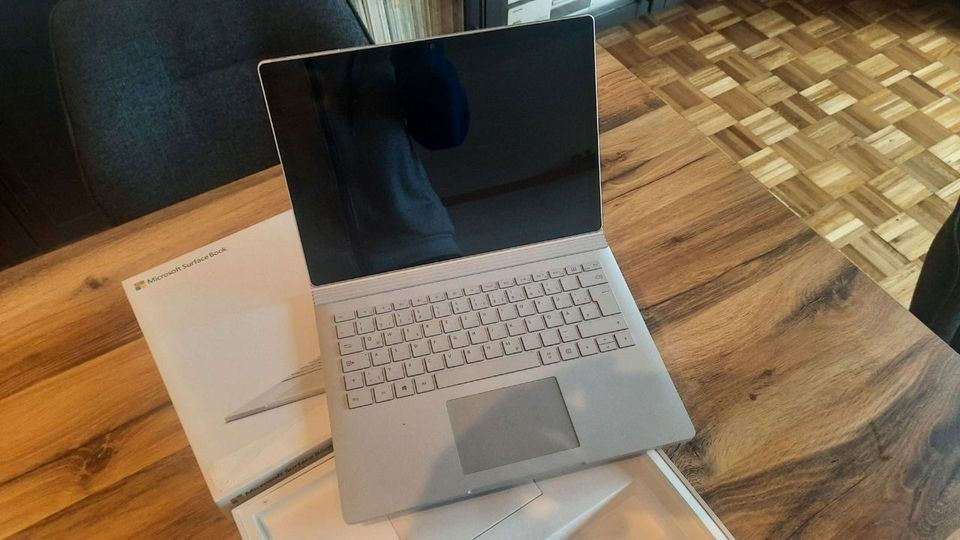 Microsoft Surface Book 2, I7, 16GB, 512GB, GTX 1050 2GB !DEFEKT! in Solingen