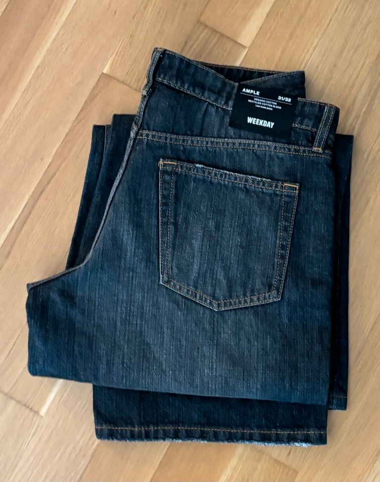 WEEKDAY*Jeans*grau/blau*Ample Low Loose*Gr: 31/32*NEU in Hannover