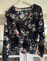 Blumige „Schößchen“ Bluse von boohoo Niedersachsen - Rastede Vorschau