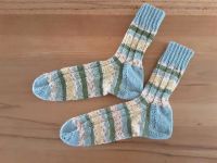 Handgestrickte Socken in Gr.41/42 Paarpreis 12€* Bochum - Bochum-Mitte Vorschau