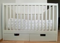 Baby- und Kinderbett mit Matratze von Ikea München - Moosach Vorschau