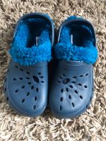 Hausschuhe jungen Clogs mit warmen Fell Winter blau 31/32 Nordrhein-Westfalen - Solingen Vorschau