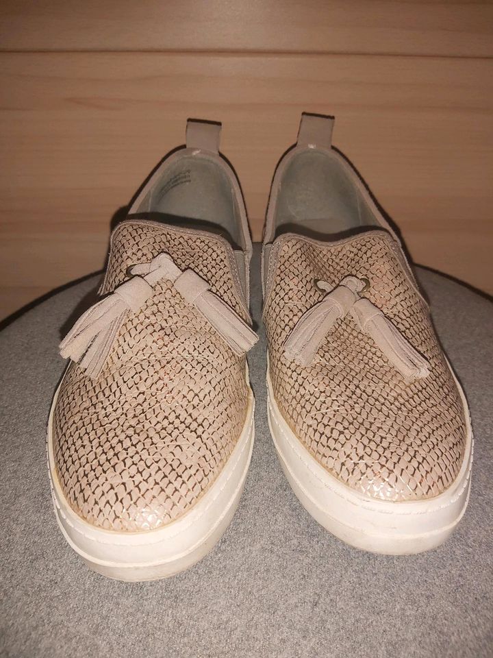 Sneaker Tamaris Gr. 38 in Löbnitz