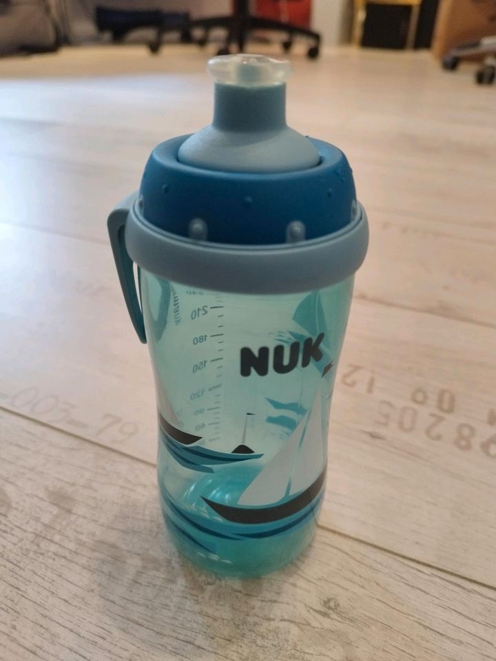 NUK Trinkflasche Babyflasche blau Schiff inkl Gürtelclip in Altdorf bei Nürnberg