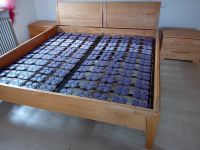 Schlafzimmer Bett massiv 200x200 incl lattenrost und nachtkästche Bayern - Bechhofen Vorschau